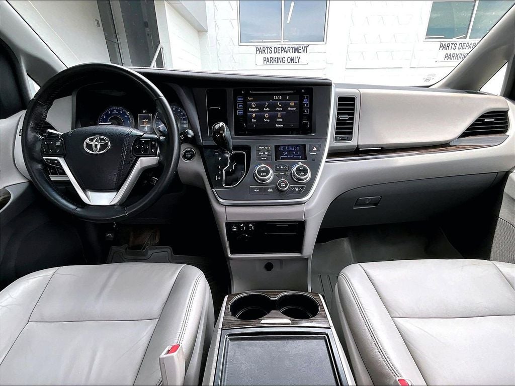 2015 Toyota Sienna XLE 7 Passenger