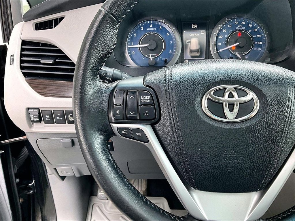 2015 Toyota Sienna XLE 7 Passenger