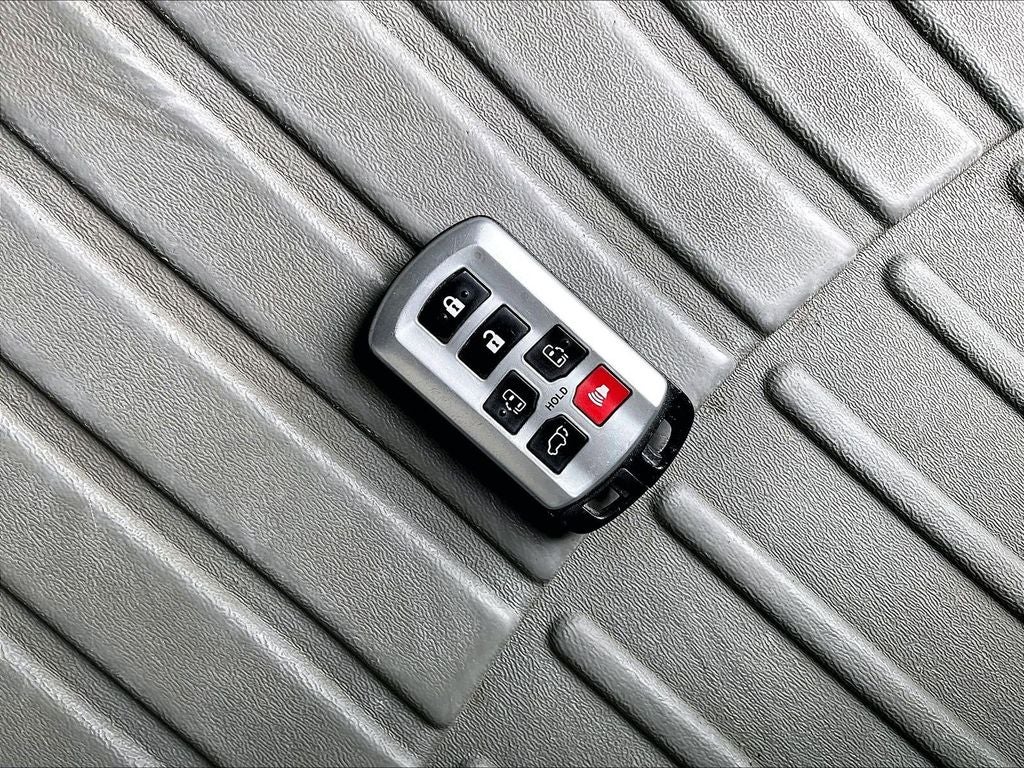 2015 Toyota Sienna XLE 7 Passenger