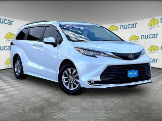 2022 Toyota Sienna XLE