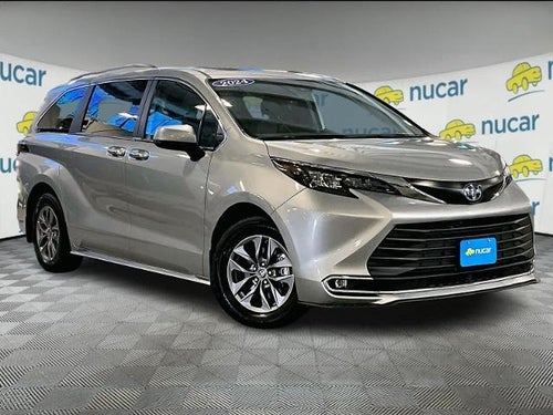 2024 Toyota Sienna XLE