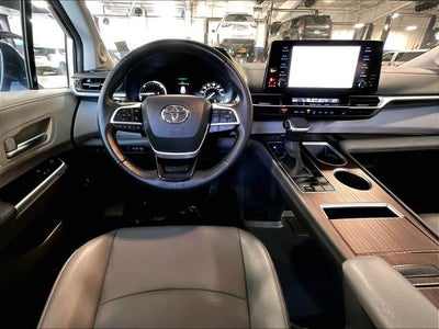 2024 Toyota Sienna XLE