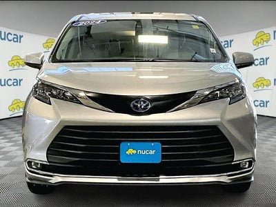 2024 Toyota Sienna XLE