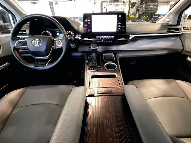 2024 Toyota Sienna XLE