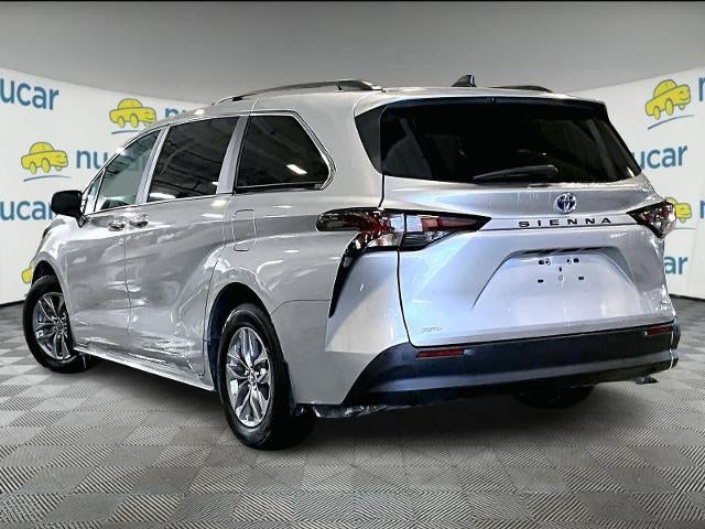 2024 Toyota Sienna XLE