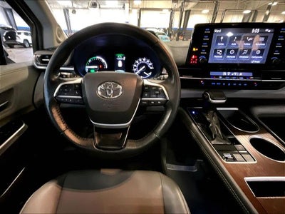 2021 Toyota Sienna XLE