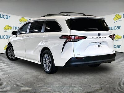 2021 Toyota Sienna XLE