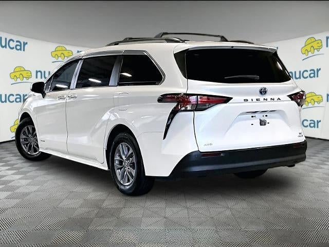 2021 Toyota Sienna XLE