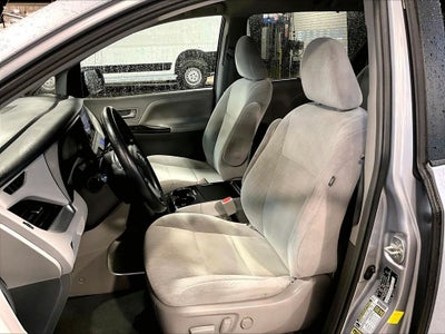 2017 Toyota Sienna LE 8 Passenger