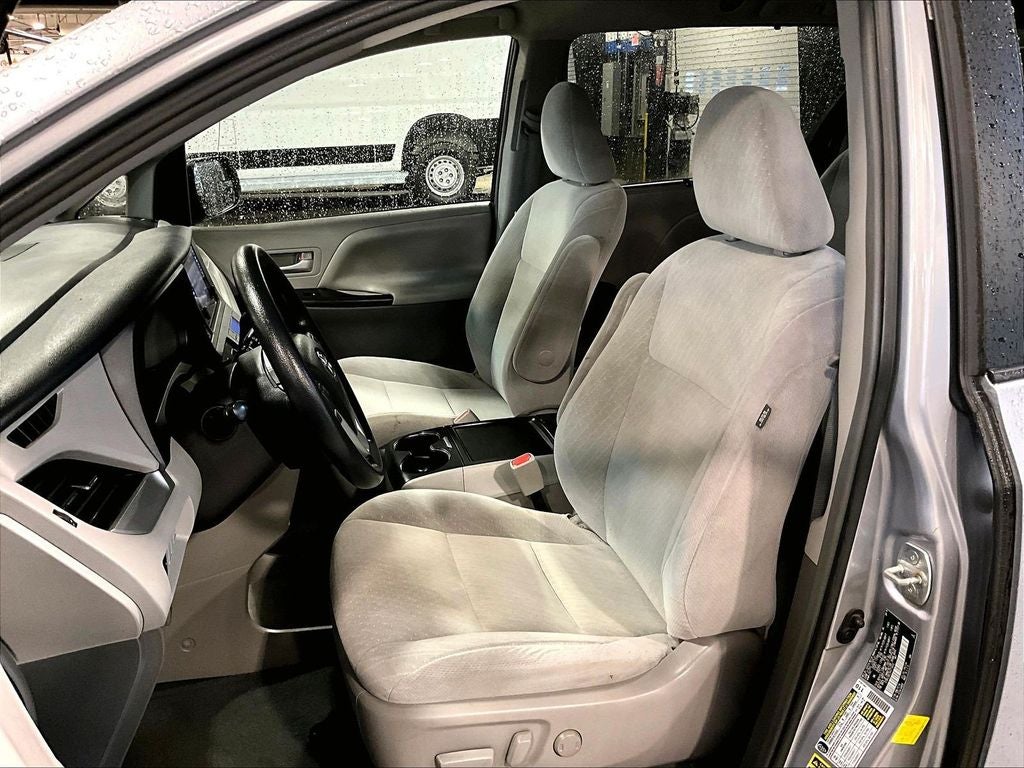 2017 Toyota Sienna LE 8 Passenger