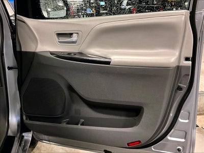 2017 Toyota Sienna LE 8 Passenger