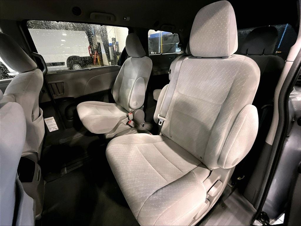 2017 Toyota Sienna LE 8 Passenger