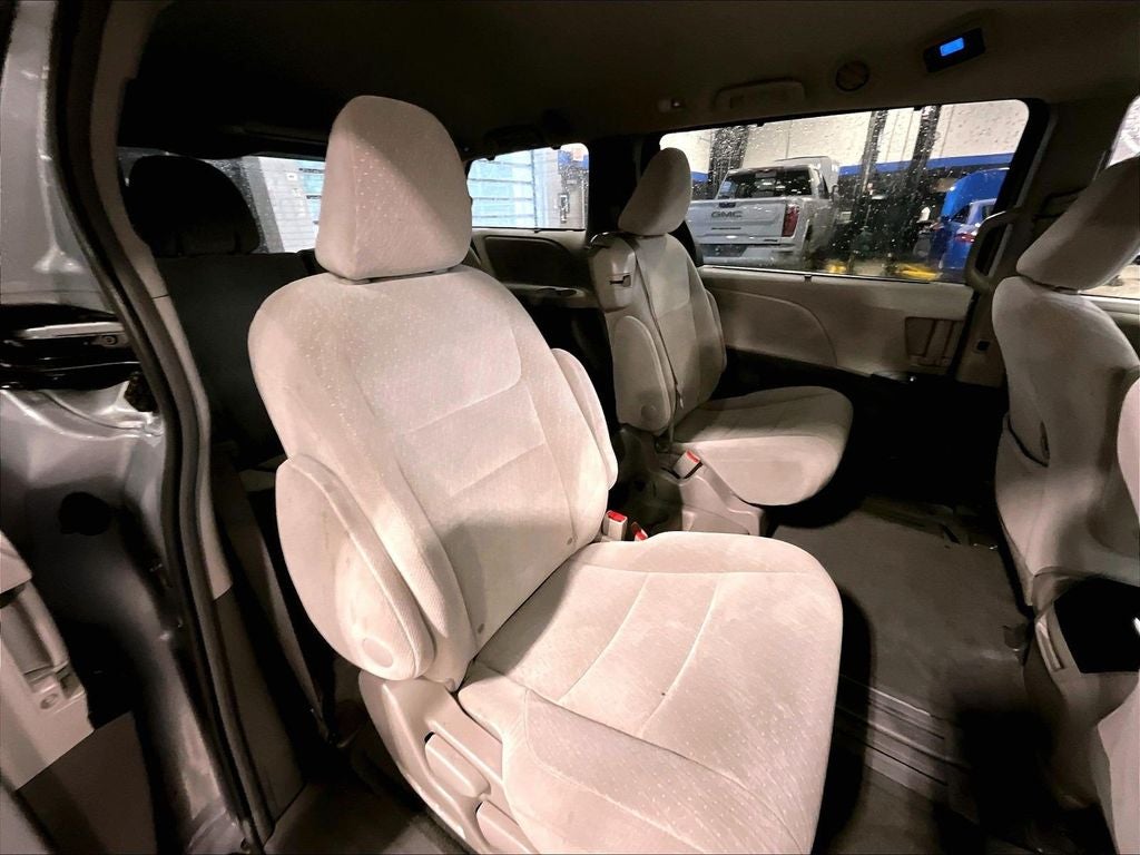 2017 Toyota Sienna LE 8 Passenger