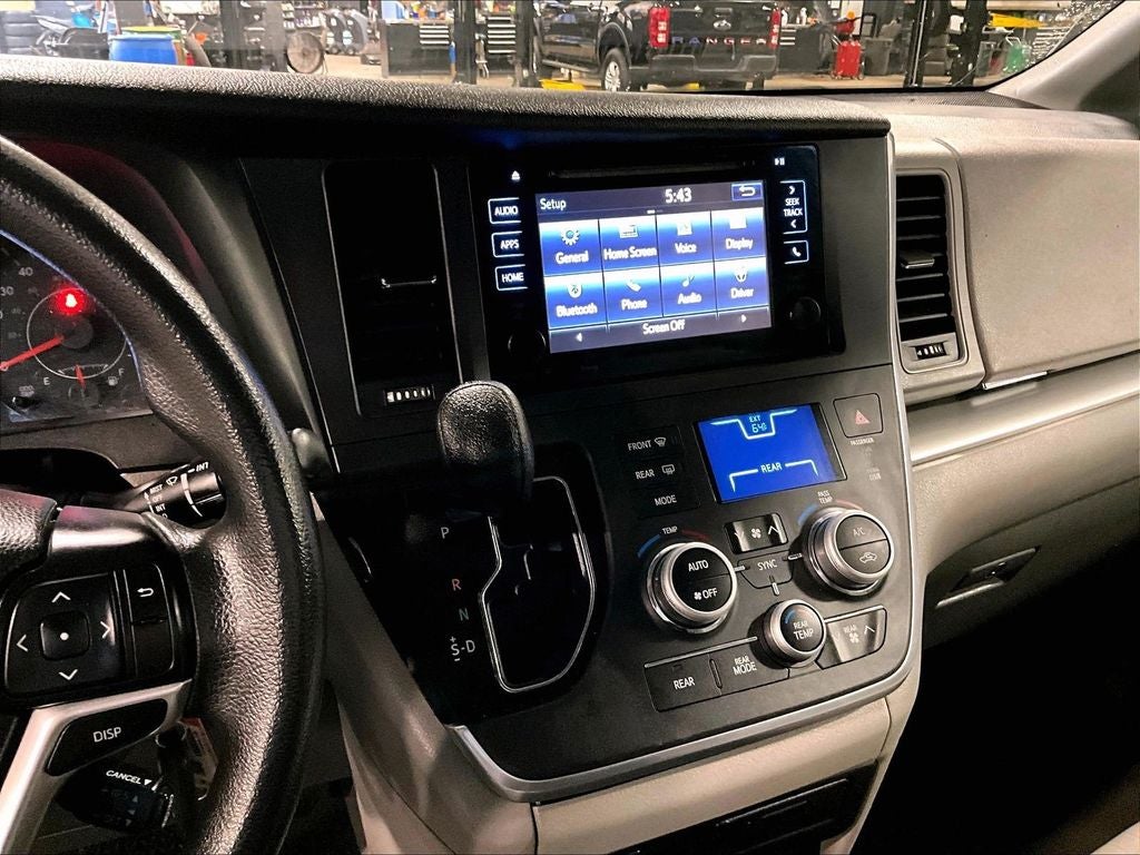 2017 Toyota Sienna LE 8 Passenger