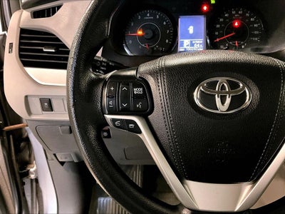 2017 Toyota Sienna LE 8 Passenger