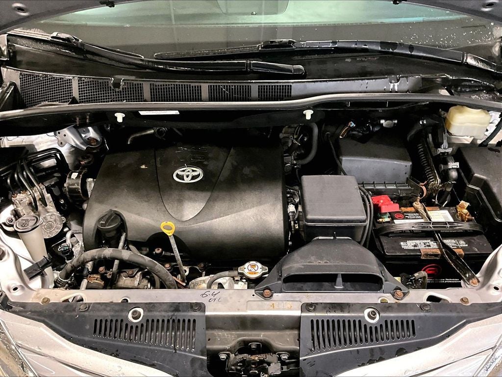2017 Toyota Sienna LE 8 Passenger