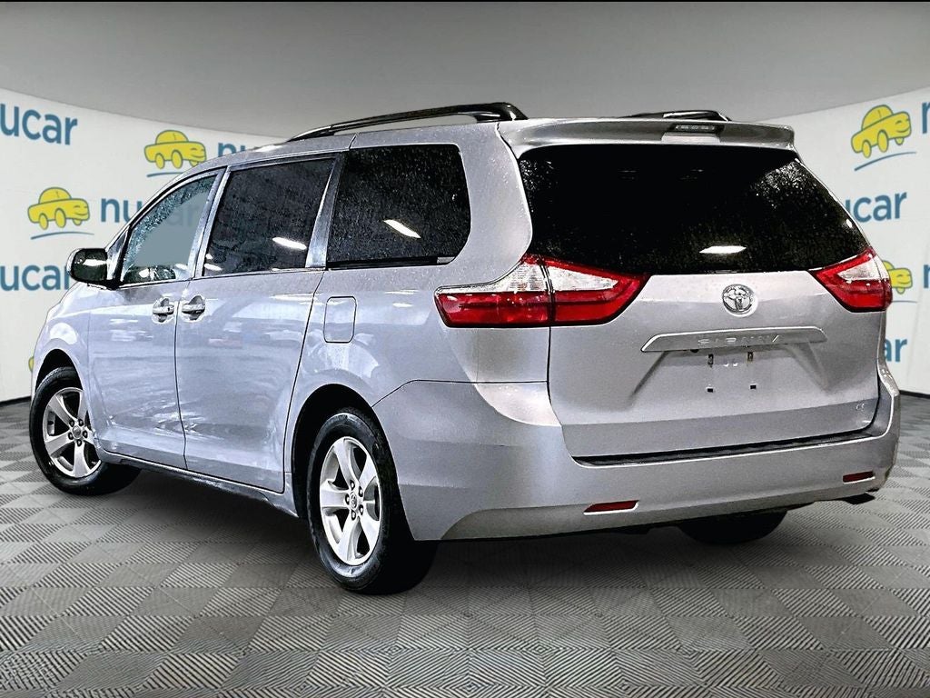2017 Toyota Sienna LE 8 Passenger