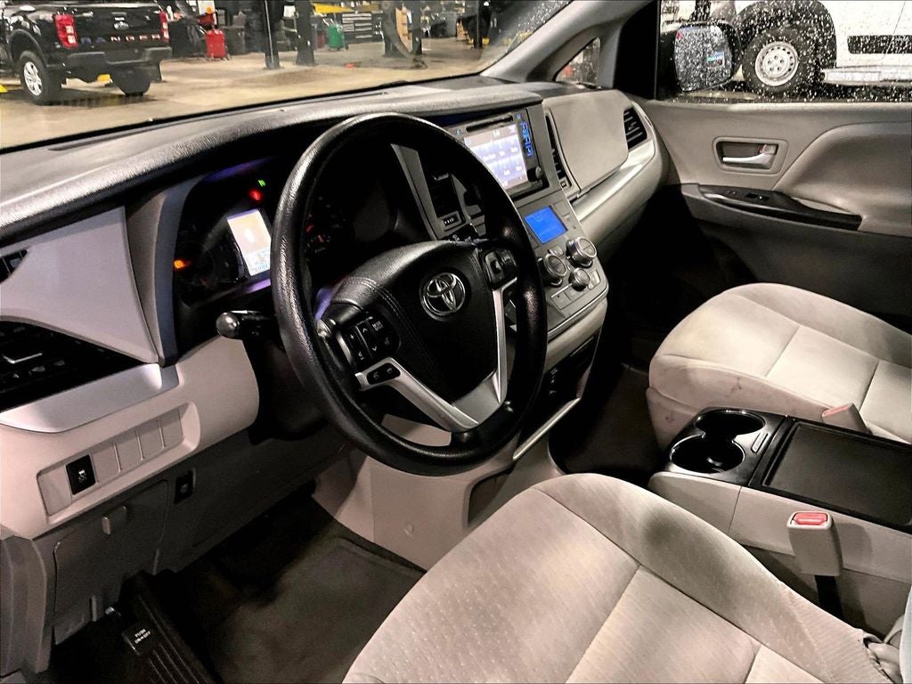 2017 Toyota Sienna LE 8 Passenger