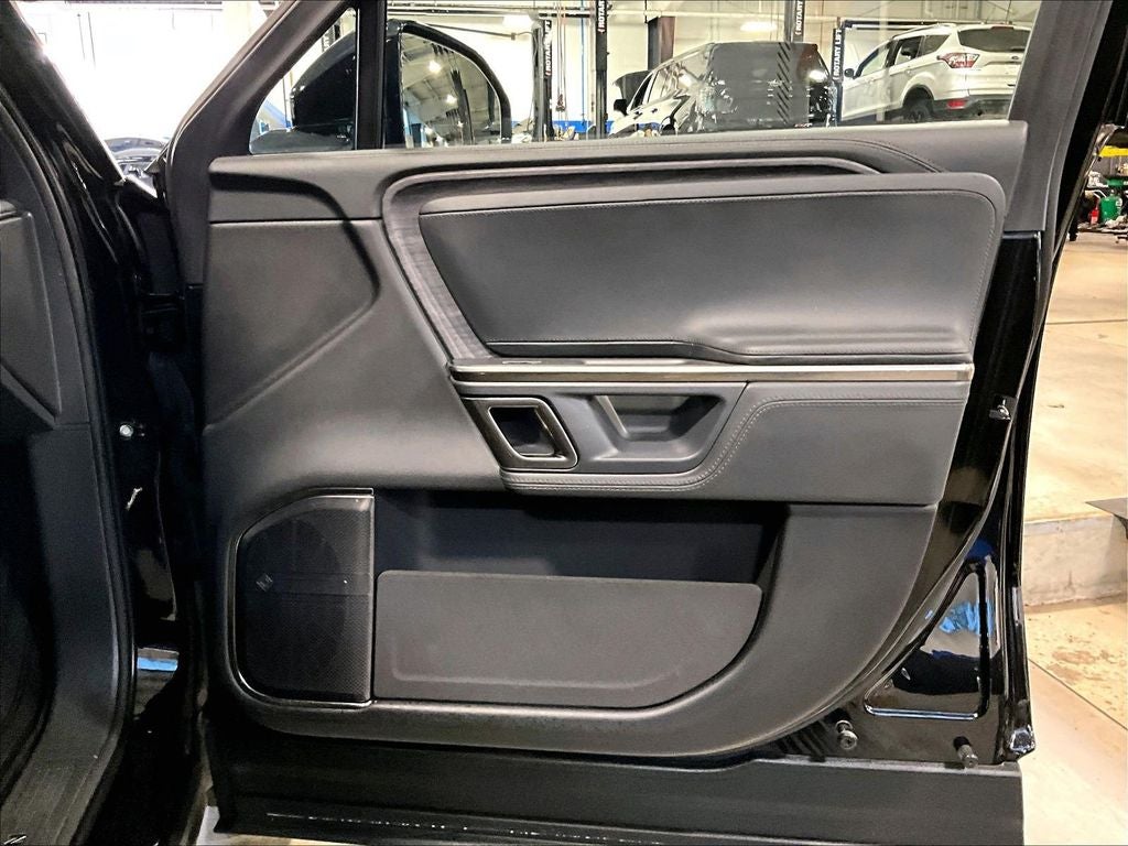 2024 Rivian R1S Adventure