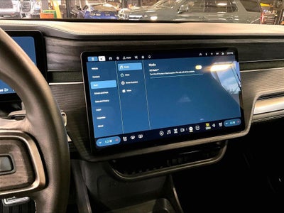 2024 Rivian R1S Adventure