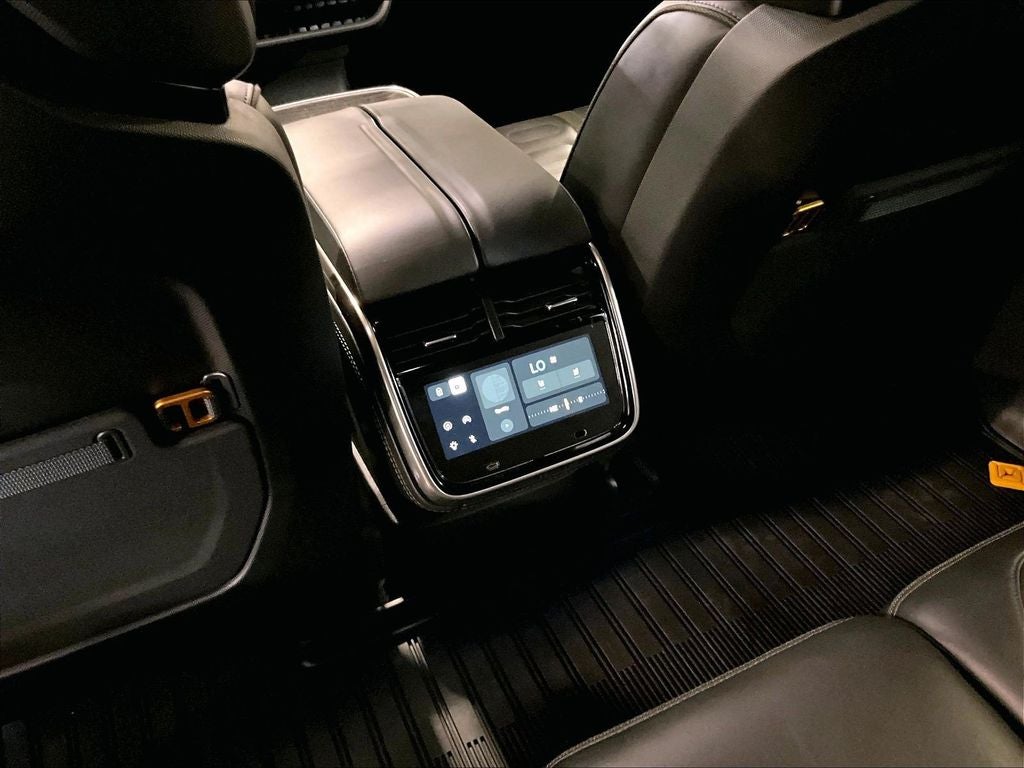 2024 Rivian R1S Adventure