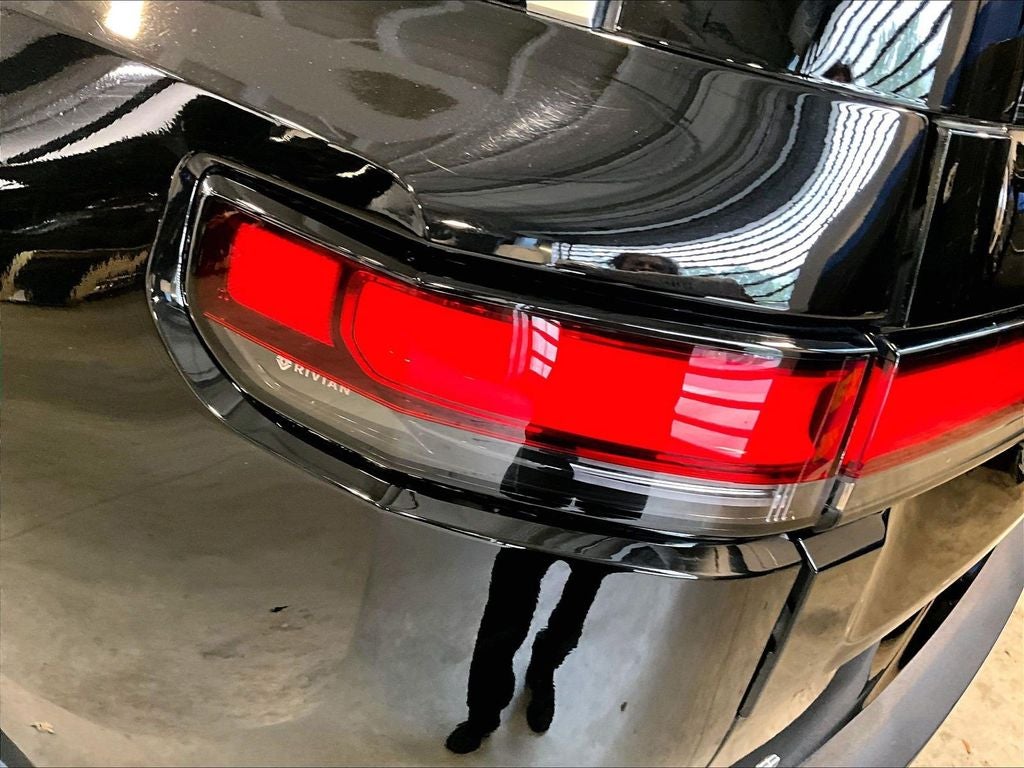 2024 Rivian R1S Adventure
