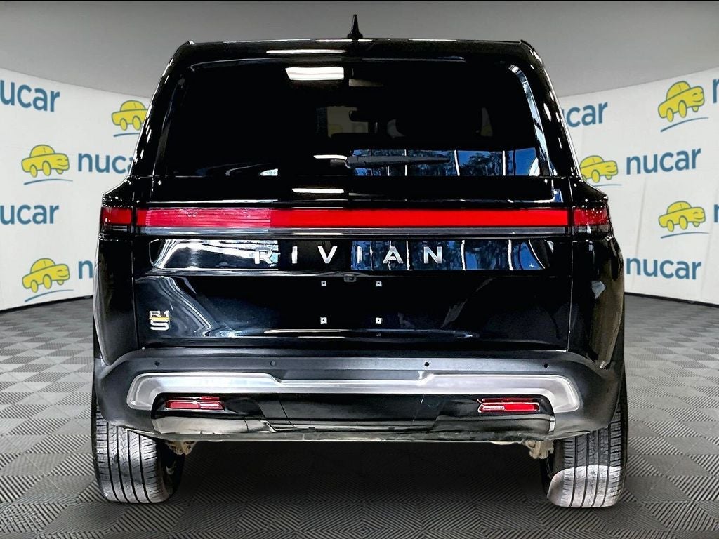 2024 Rivian R1S Adventure