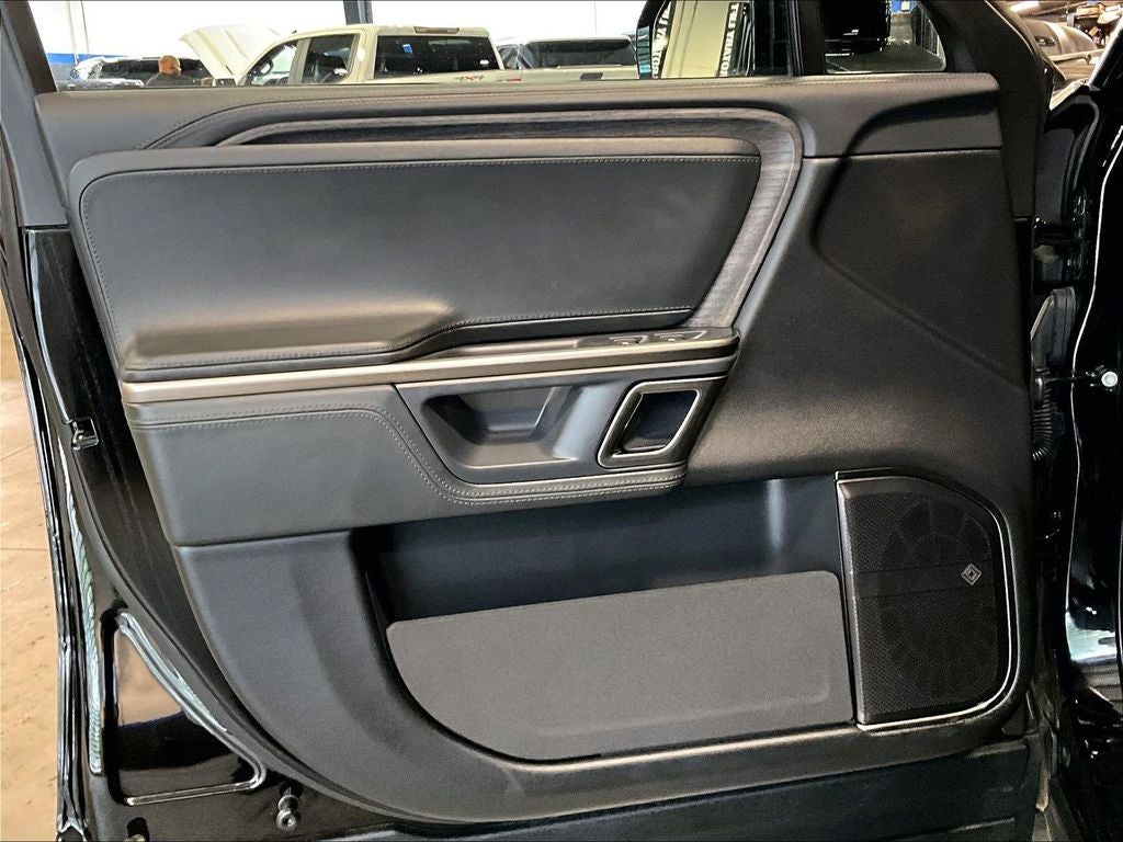 2024 Rivian R1S Adventure