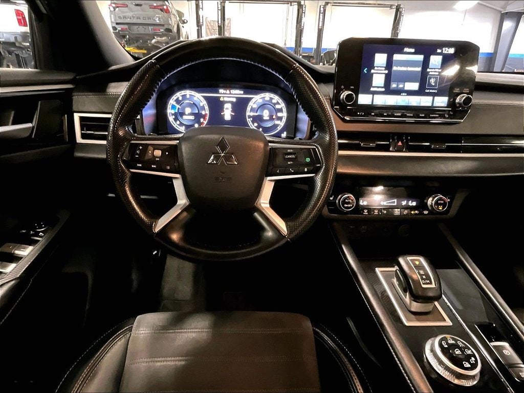 2024 Mitsubishi Outlander SE