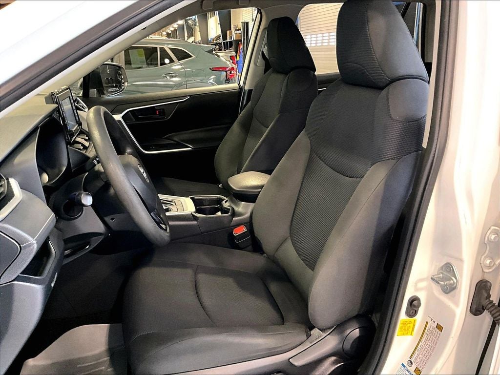 2020 Toyota RAV4 Hybrid LE