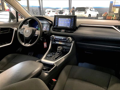 2020 Toyota RAV4 Hybrid LE
