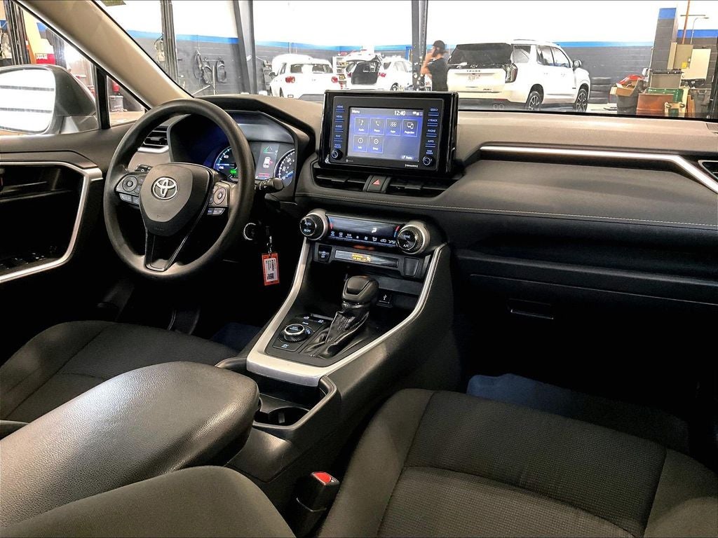 2020 Toyota RAV4 Hybrid LE