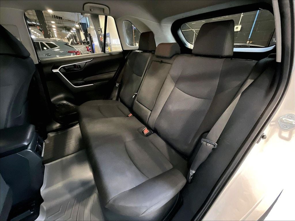 2020 Toyota RAV4 Hybrid LE