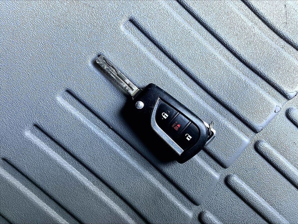 2020 Toyota RAV4 Hybrid LE