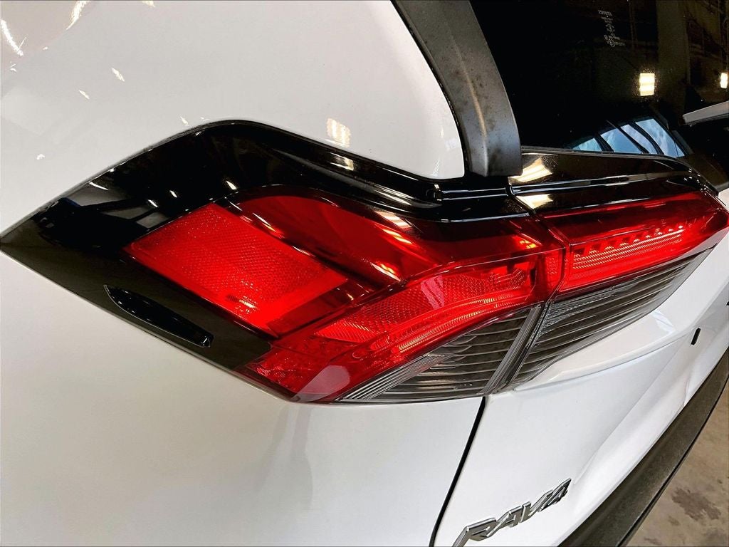 2020 Toyota RAV4 Hybrid LE