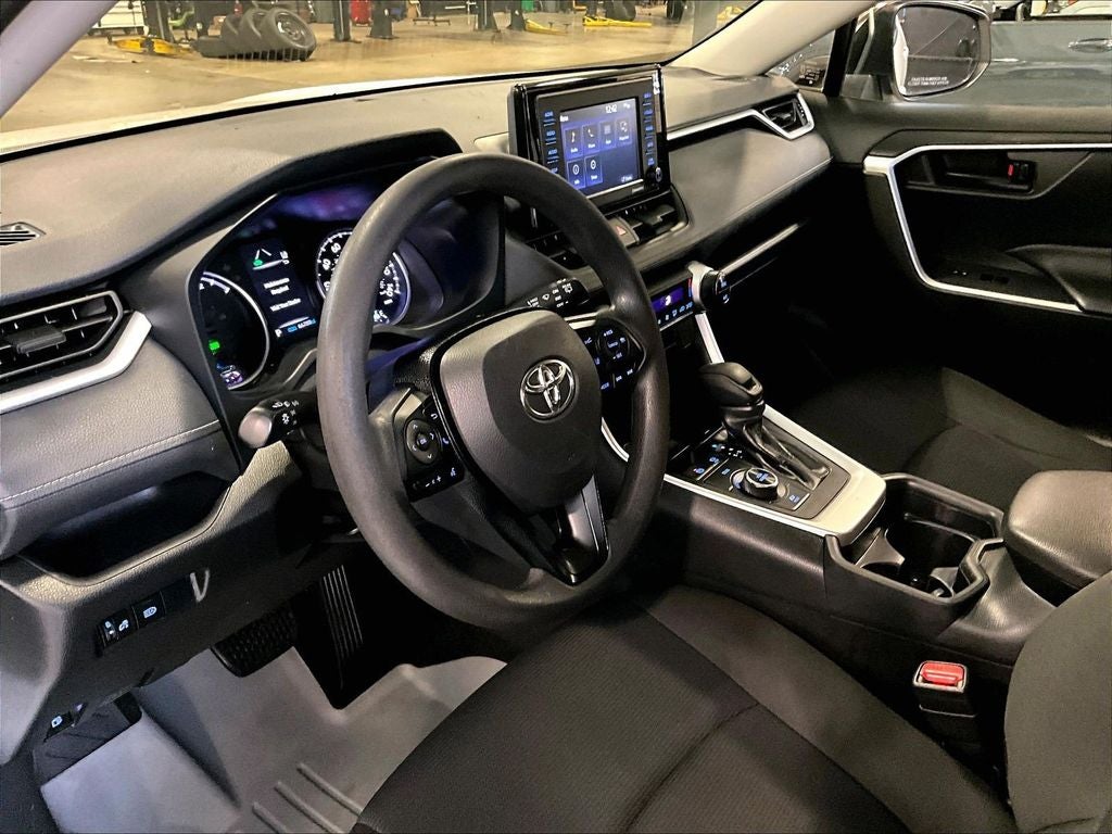 2020 Toyota RAV4 Hybrid LE