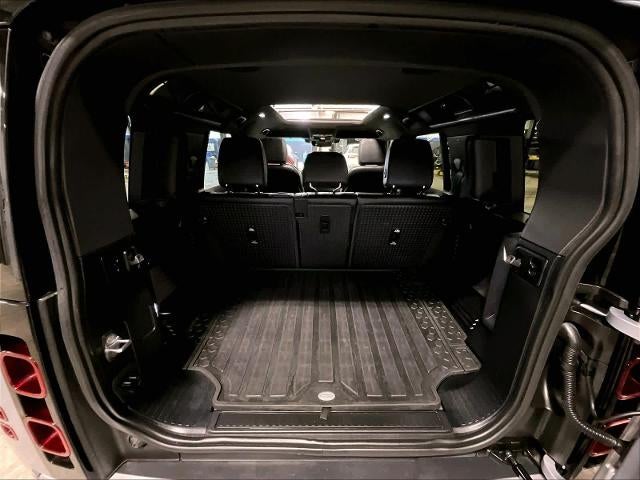 2023 Land Rover Defender SE