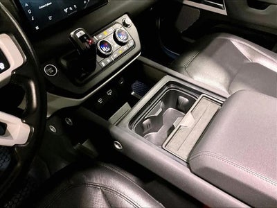 2023 Land Rover Defender SE