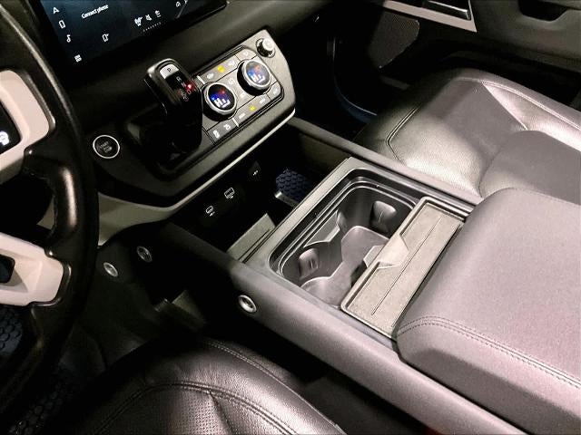 2023 Land Rover Defender SE