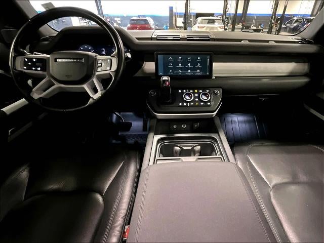 2023 Land Rover Defender SE