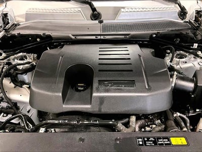 2023 Land Rover Defender SE