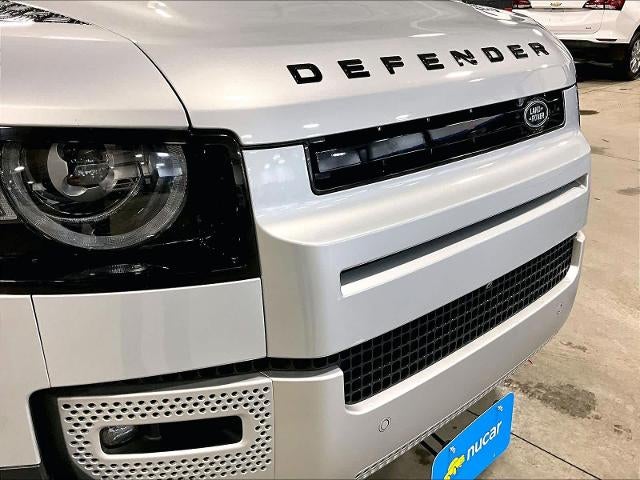 2023 Land Rover Defender SE