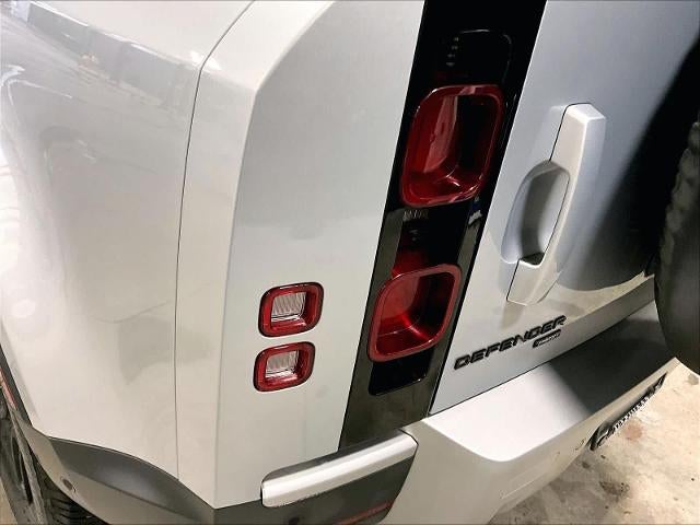 2023 Land Rover Defender SE