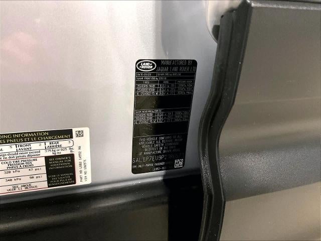 2023 Land Rover Defender SE