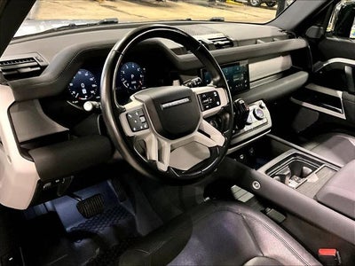 2023 Land Rover Defender SE