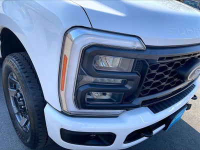 2023 Ford Super Duty F-250 SRW XL 4WD Crew Cab 6.75' Box