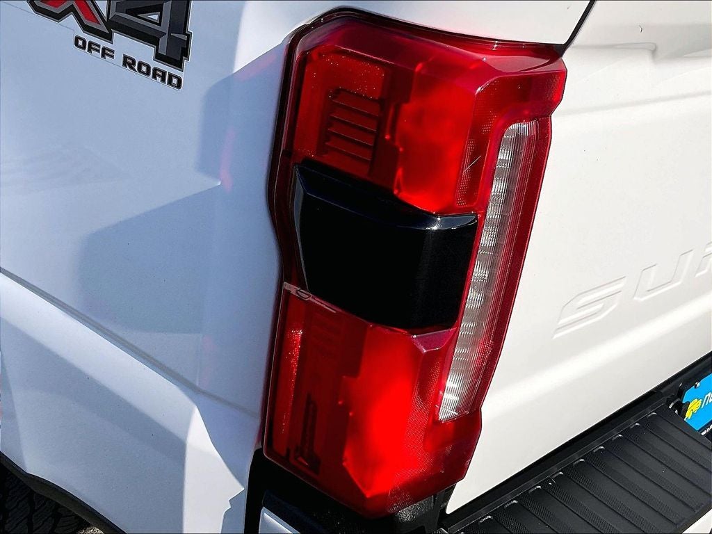 2023 Ford Super Duty F-250 SRW XL 4WD Crew Cab 6.75' Box