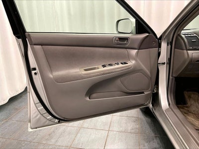 2004 Toyota Camry LE