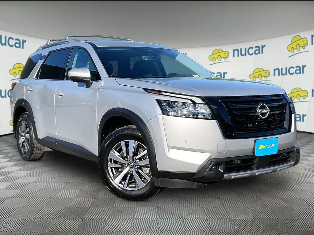 2023 Nissan Pathfinder SL