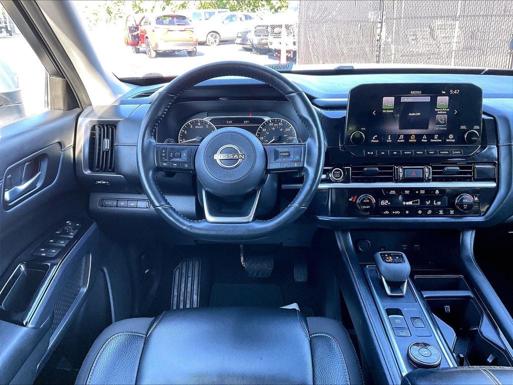 2023 Nissan Pathfinder SL